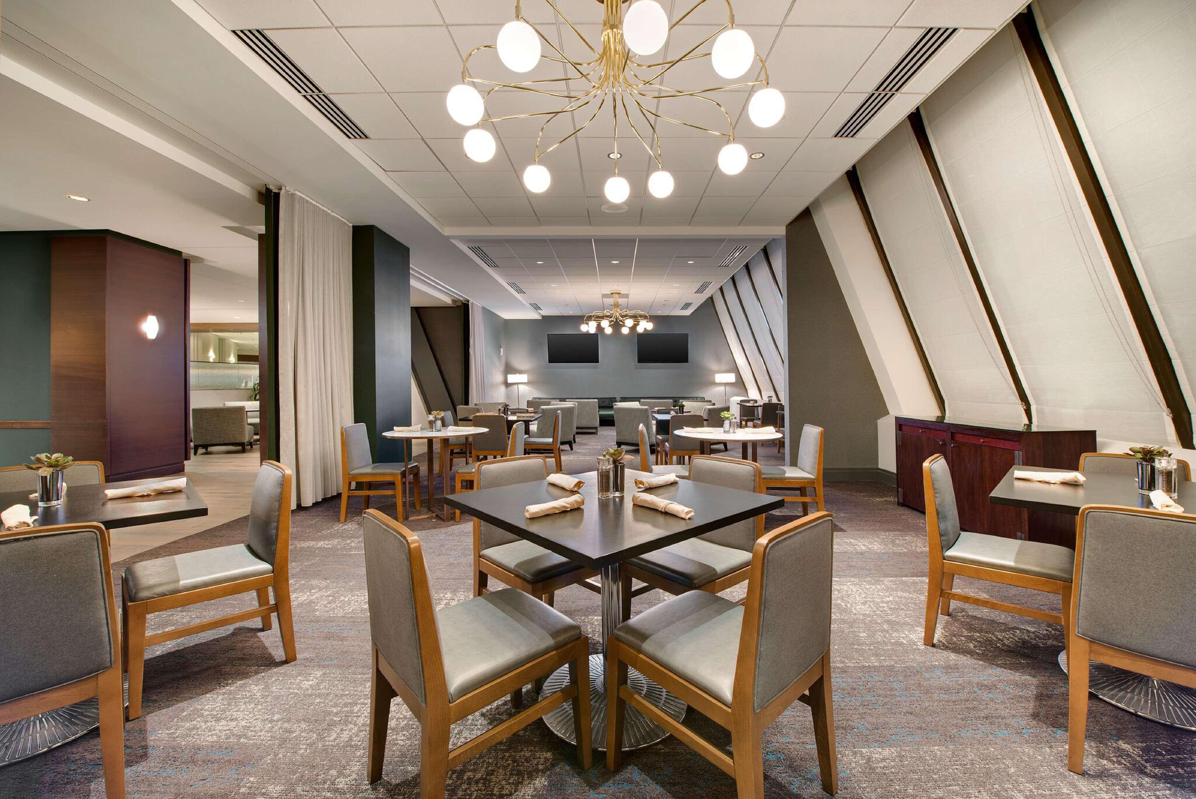 Hilton Atlanta Hotel Екстериор снимка