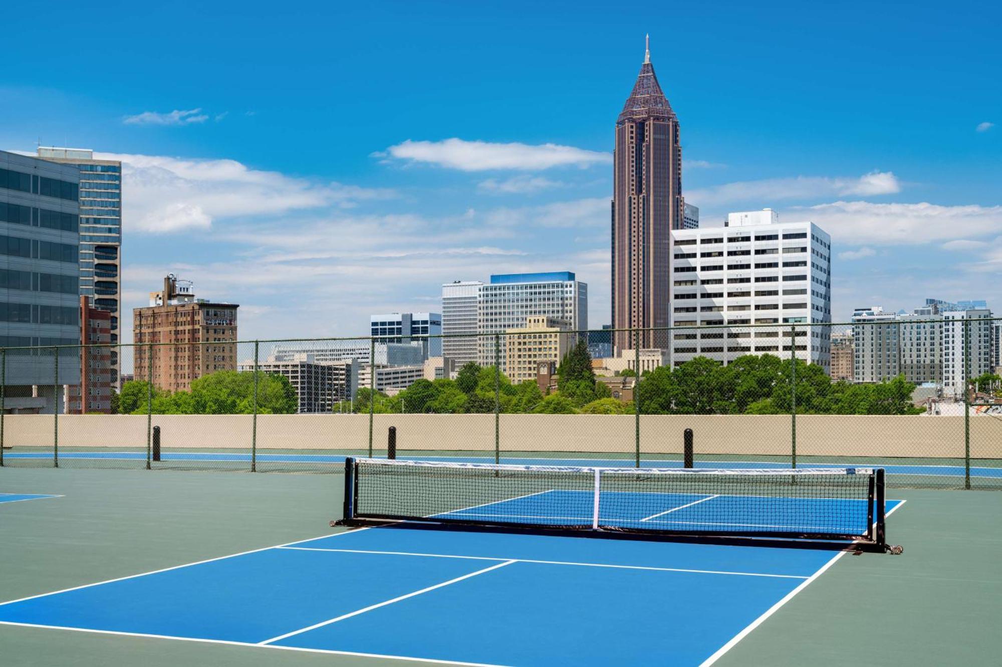 Hilton Atlanta Hotel Екстериор снимка